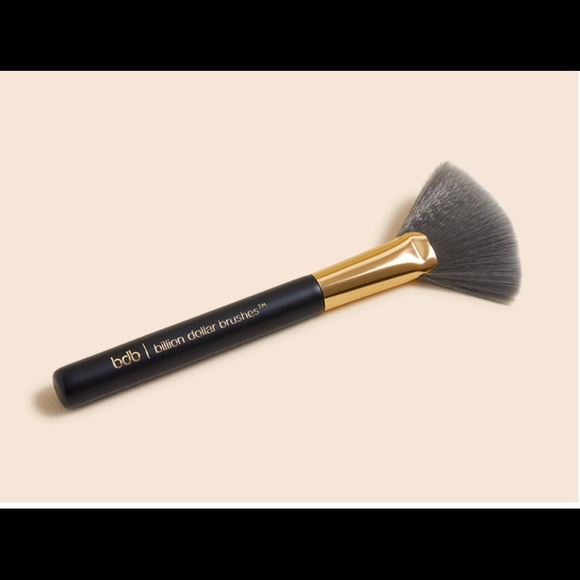 billion dollar brows Other - 3/15$ BDB fan brush